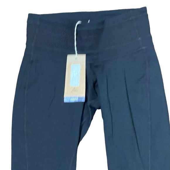 prAna Chakara Legging Shorts Size XS Black Mid-Rise Fitted Stretch 24X15 - Picture 2 of 8